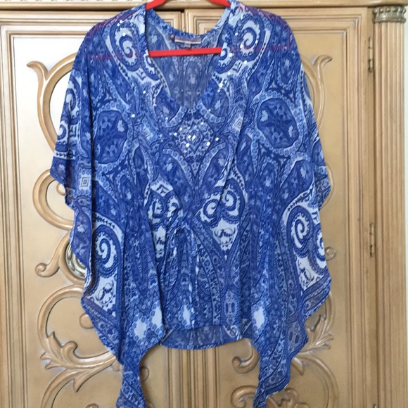 Jennifer Lopez Tops - Jennifer Lopez Pretty flutter sleeves top NWOT Medium